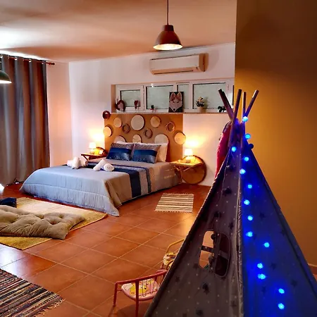 Casinha Siberiana, Casa De *